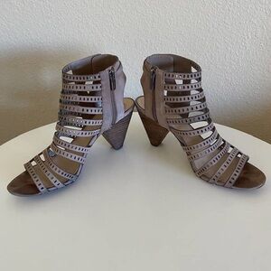 Stylish Tan Women's Heeled Sandals